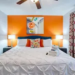 Trendy Escape ◉ California King Bed Awaits!