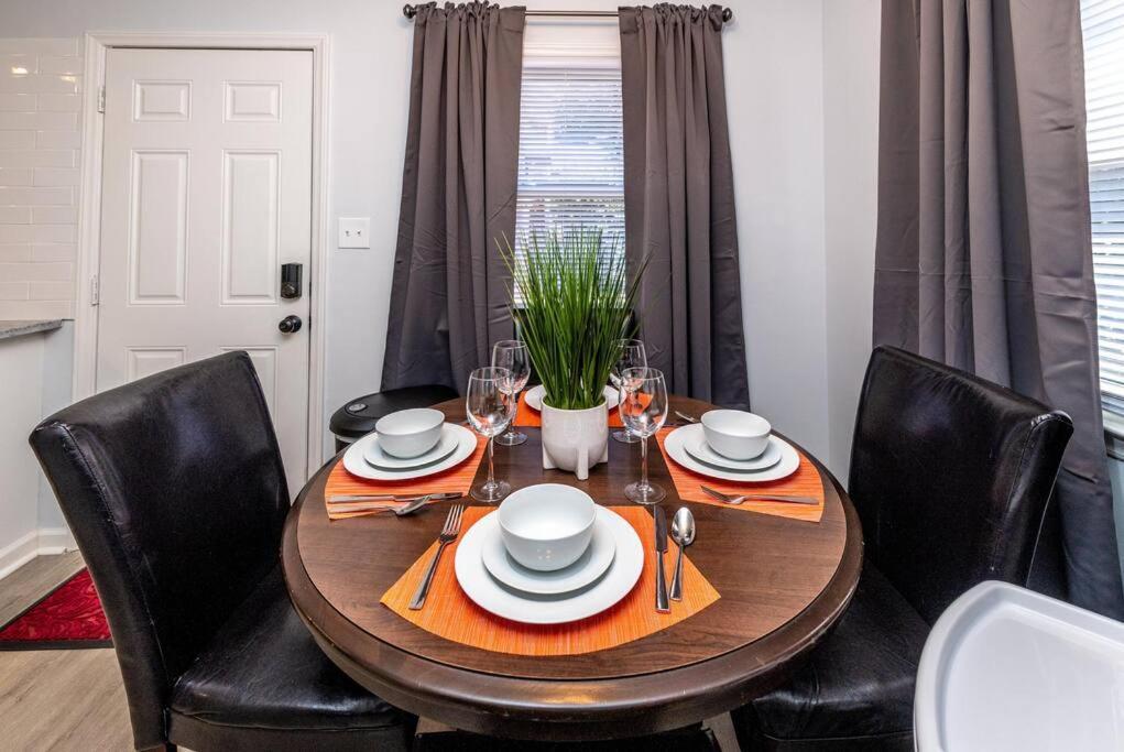 Trendy Escape ◉ California King Bed Awaits! Apartamento Charlotte
